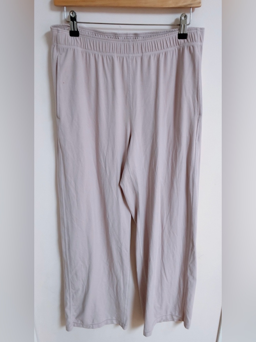 Aritzia GOLDEN Butter Recovery Pant - Picture 3 of 6